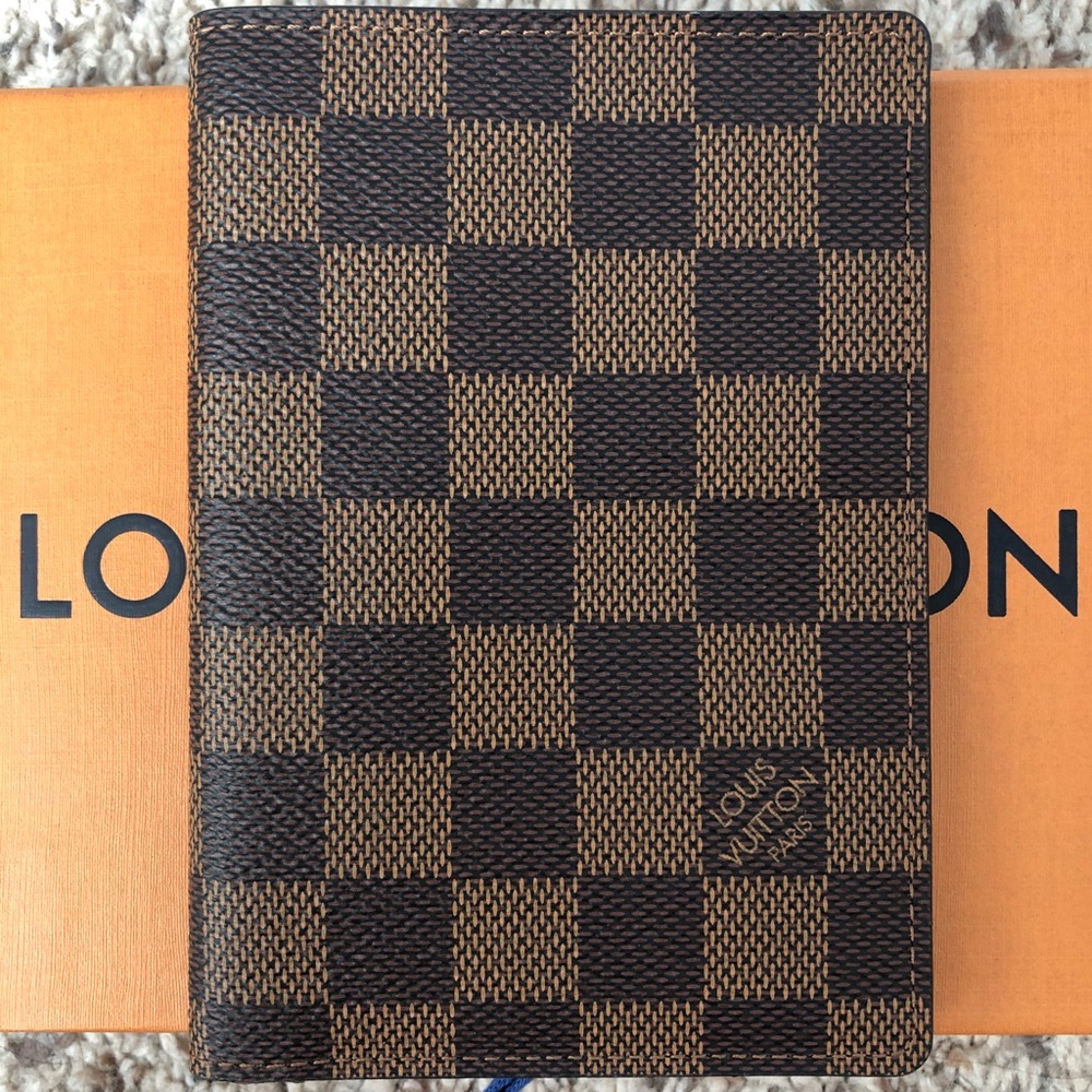 Louis Vuitton Passport Holder damier ebene